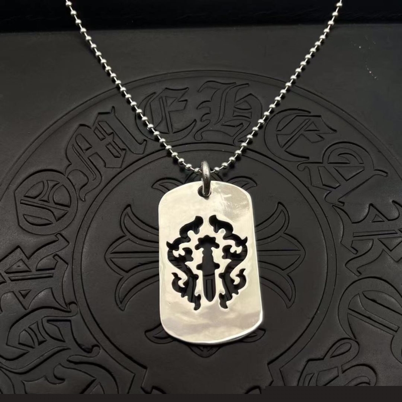 Ch**me He**ts necklaces